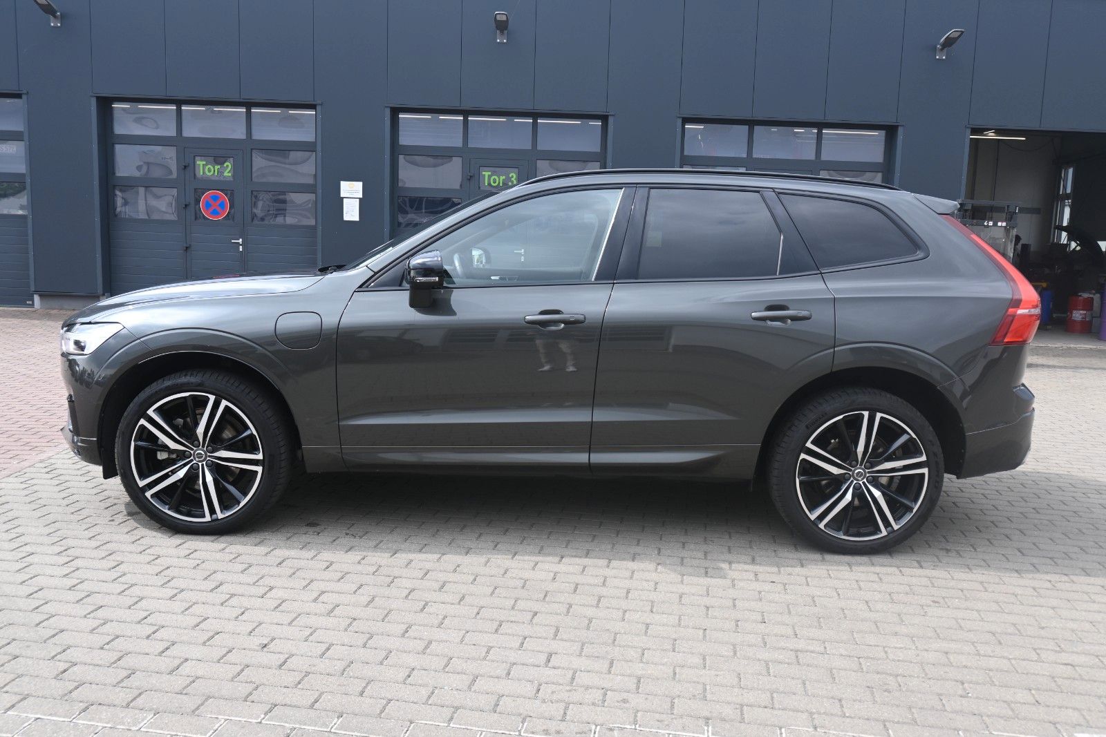 Fahrzeugabbildung Volvo XC60 T8 Twin Engine AWD R-Design*360°*LUFT*ACC