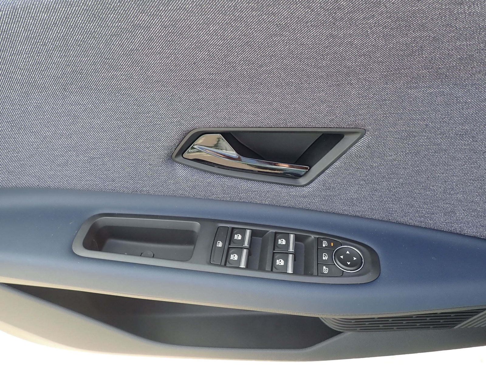 Fahrzeugabbildung Renault R 4 E-Tech elektrisch Techno "plein sud" 150 Com