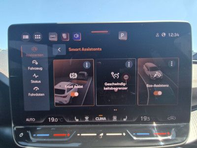 Fahrzeugabbildung CUPRA Leon 1.5 eTSI DSG AHK*DYNAMICA*EDGE*LED*5JGARAN.