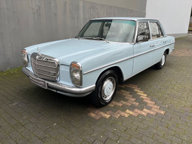 Mercedes-Benz 200d W115 Strich 8 OLDTIMER