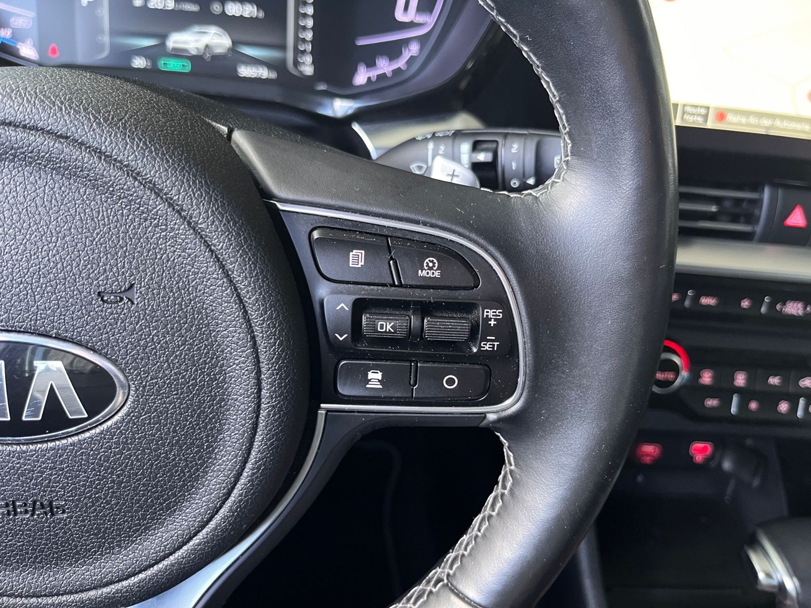 Fahrzeugabbildung Kia Niro Spirit PHEV LED NAVI LEDER SHZ AHK