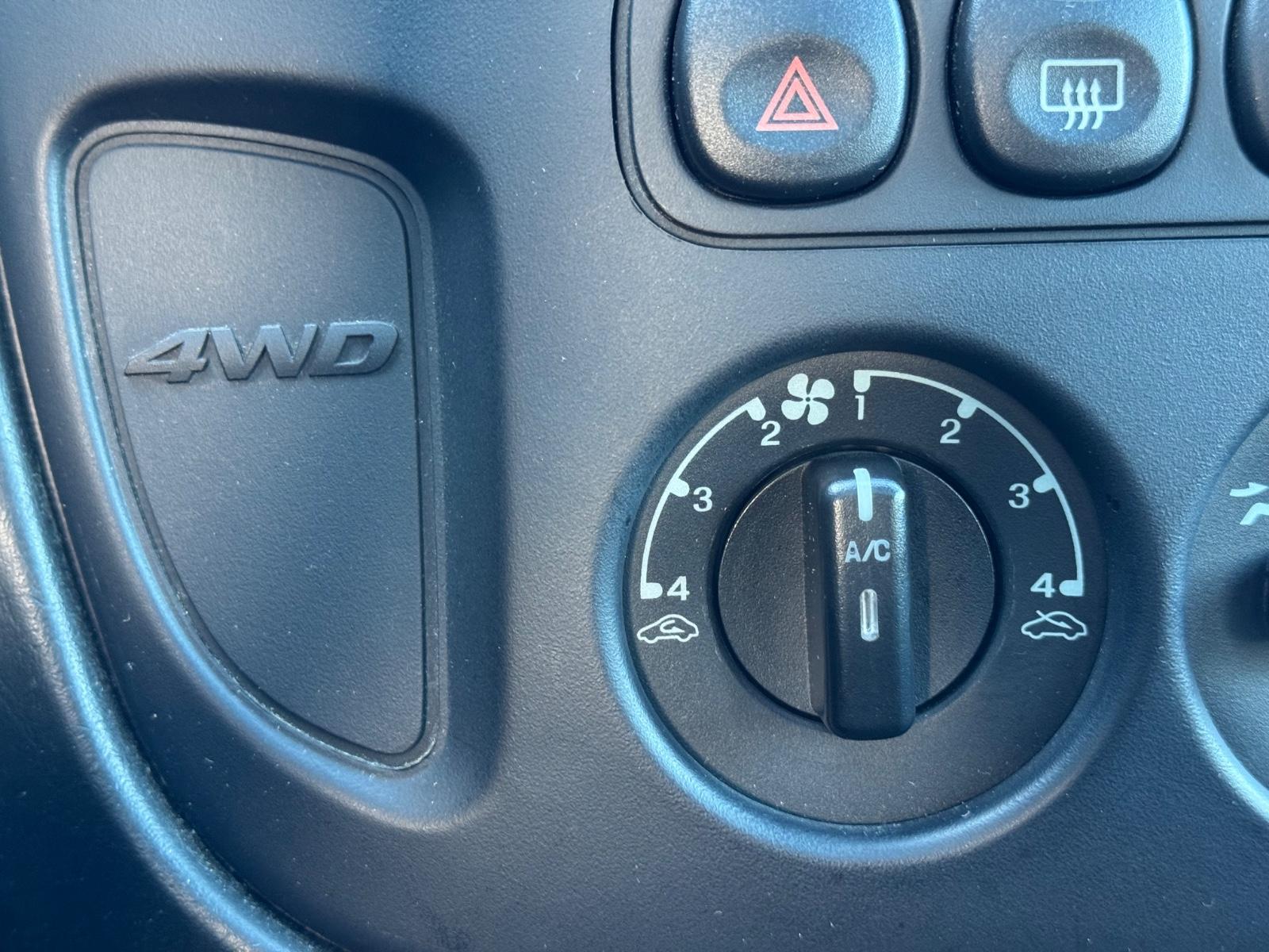 Ford Maverick 2005 — photo 13