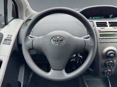 Fahrzeugabbildung Toyota Yaris Cool 1,3 Ltr. TÜV NEU Klima AHK