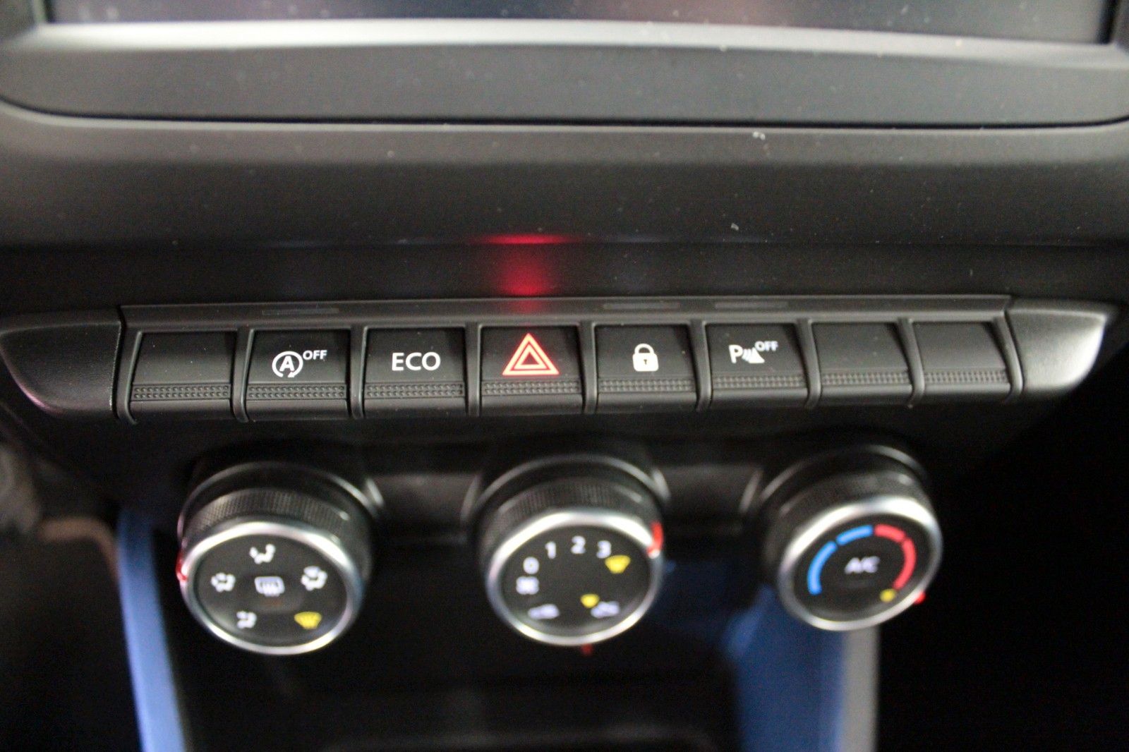 Fahrzeugabbildung Dacia Duster Sce 115 Eco-G*AHK*15075*