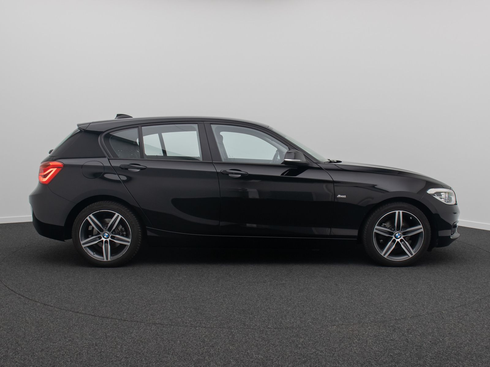 Fahrzeugabbildung BMW 118i Sport Line LED NaviBusiness Lordos Tempomat