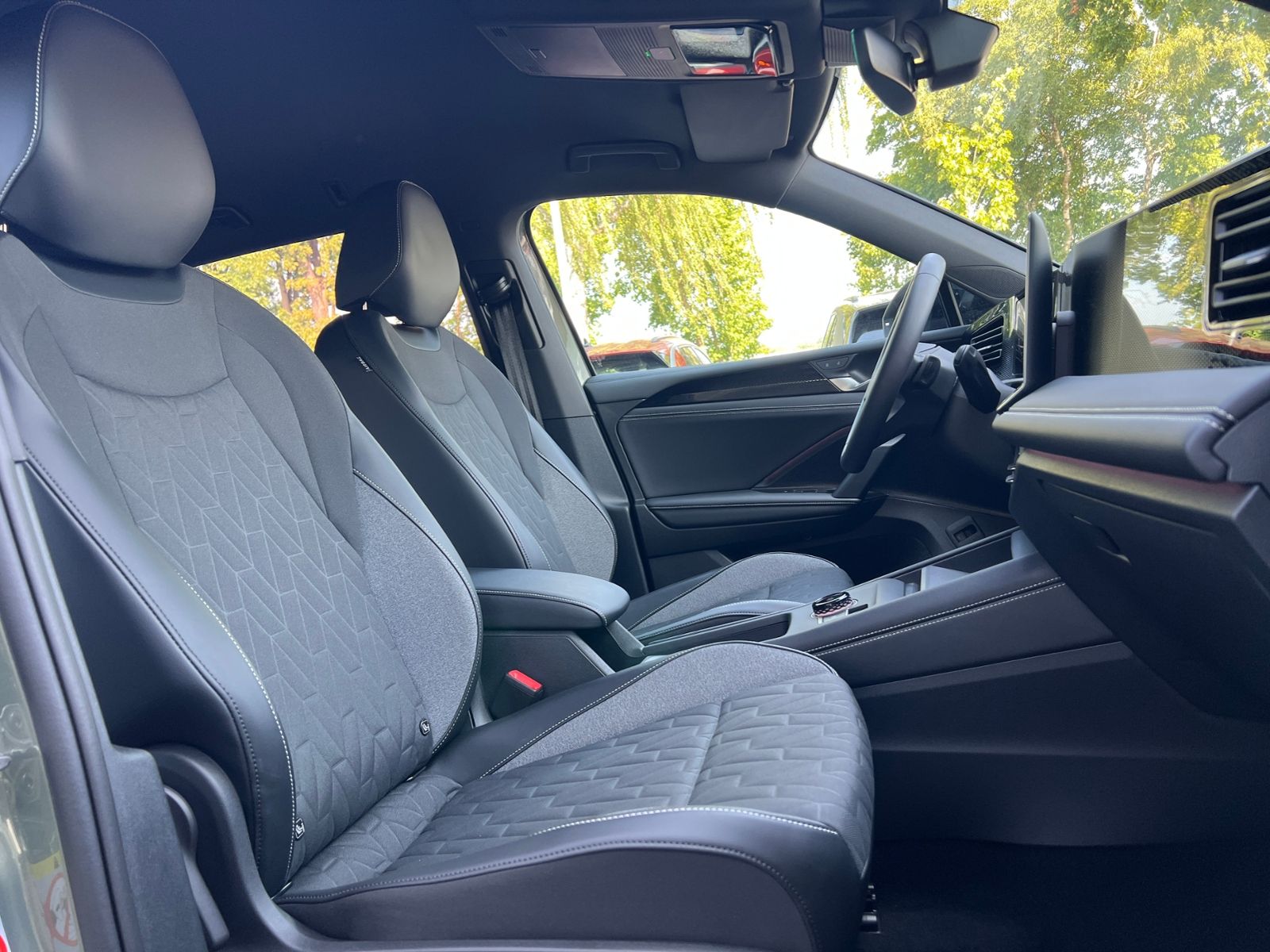 Fahrzeugabbildung Volkswagen Tiguan GOAL 1.5 eTSI DSG *Garantie, AHK, ACC, LE