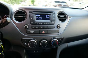 Fahrzeugabbildung Hyundai i10 Style #32 TKM #Einparkhilfe hinten