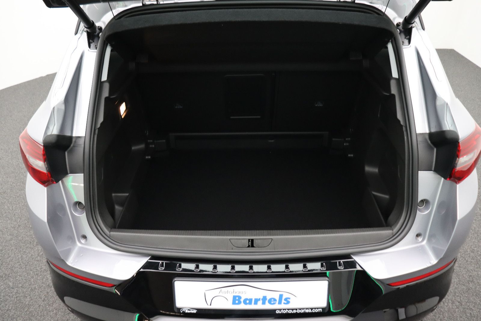 Fahrzeugabbildung Opel Grandland 1.2 GS Line AUT/LED/Navi/ACC/RK