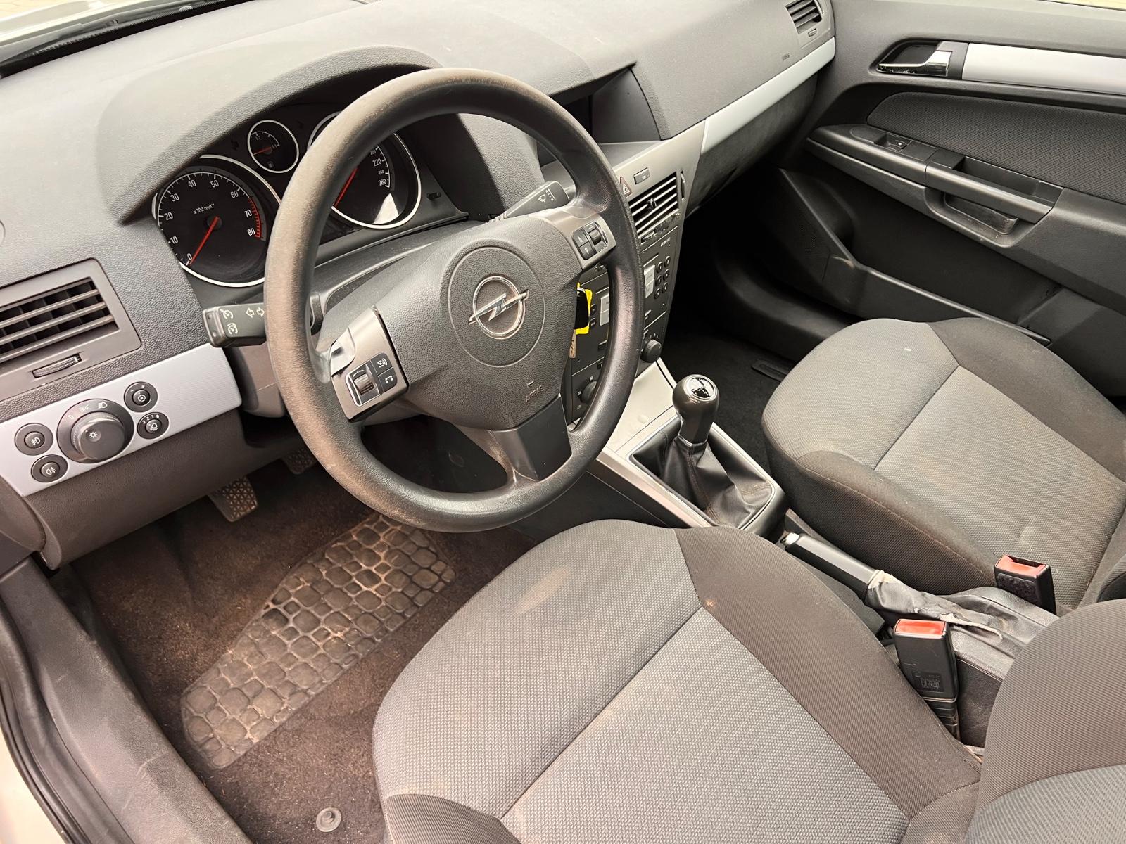 Opel Astra 2005 — photo 15