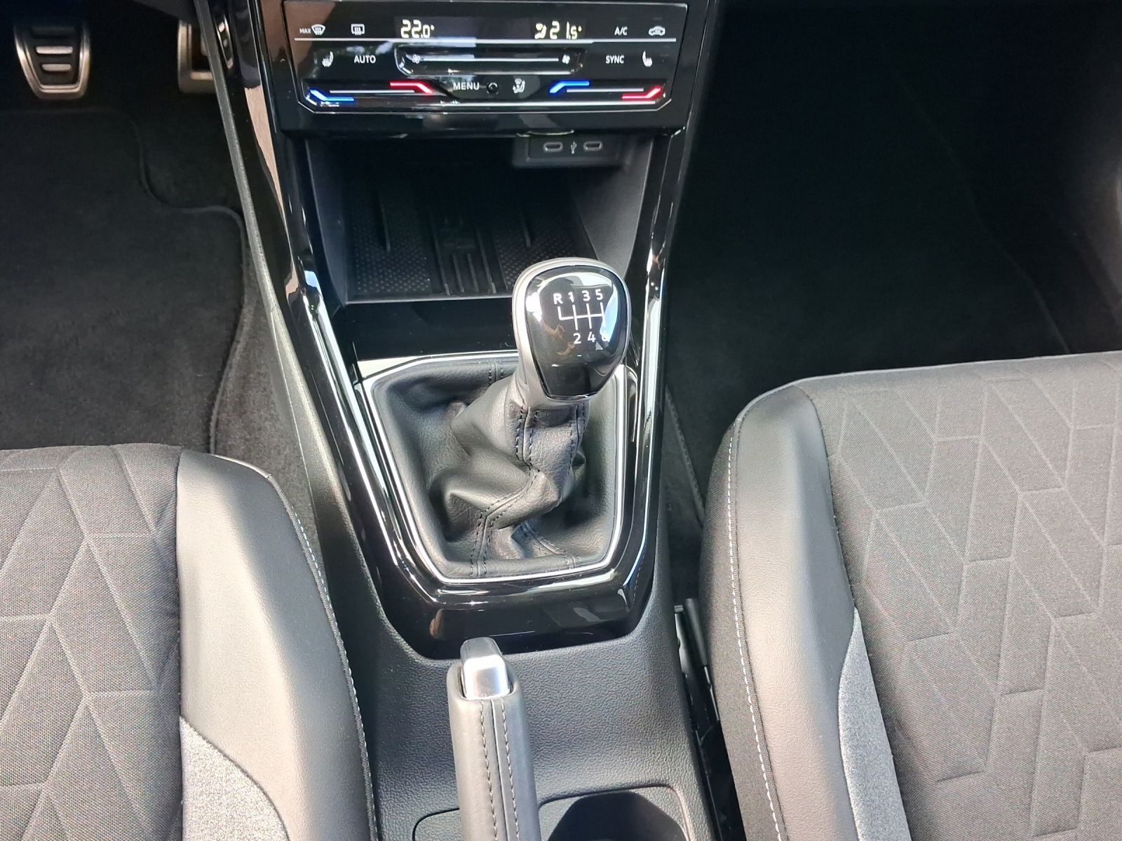 Volkswagen T-Cross - Bild 12