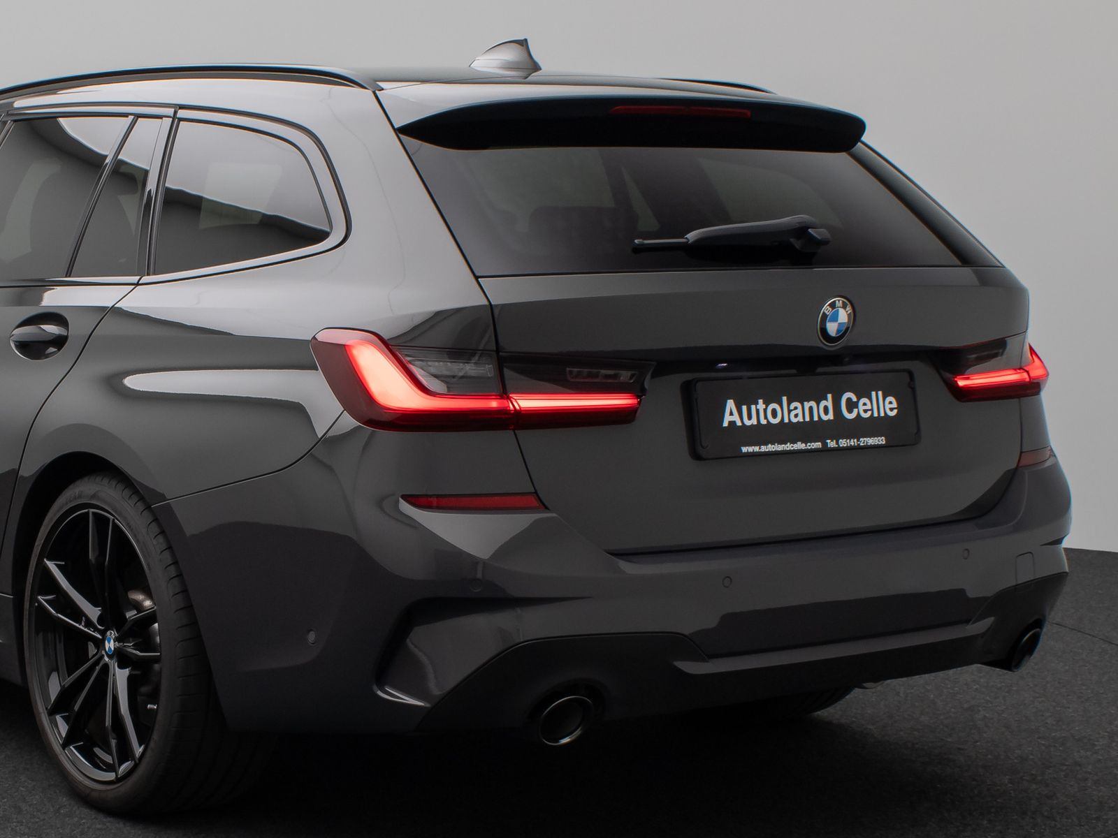 Fahrzeugabbildung BMW 330i M Sport Kamera DAB CockPitPr AHK Alarm 19"
