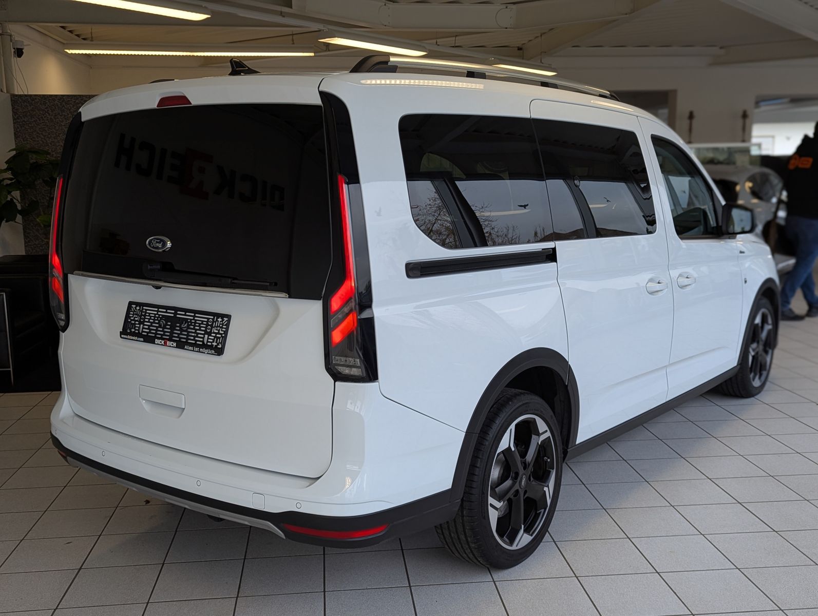 FORD Tourneo Connect L2 Active 7-Sitz Bi-LED Pano AHK - Image 7