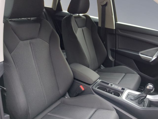 Q3 35 1.5 TFSI advanced S-tronic ACC STANDHZ LED