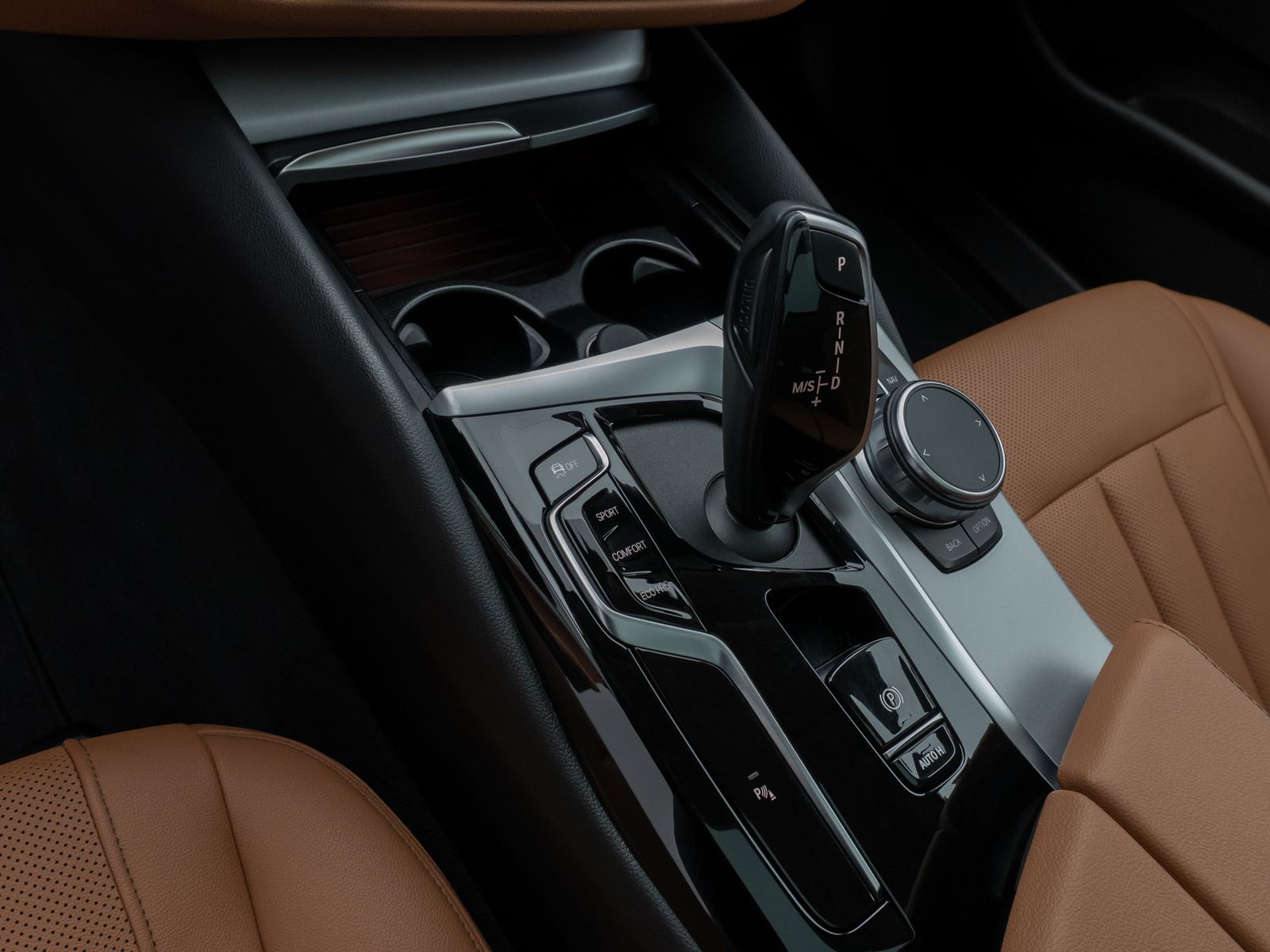 Fahrzeugabbildung BMW 530d  xD Panorama Kamera DAB HiFi AHK Alarm ACC