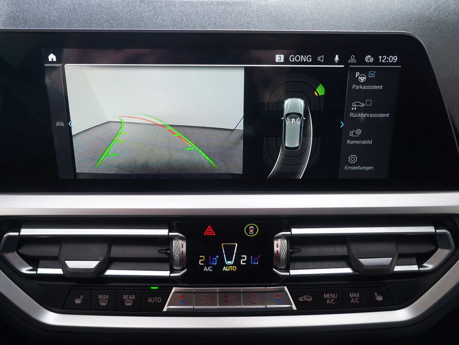 Fahrzeugabbildung BMW 330 e Touring Sport Line INDIVIDUAL/HEADUP/LASER