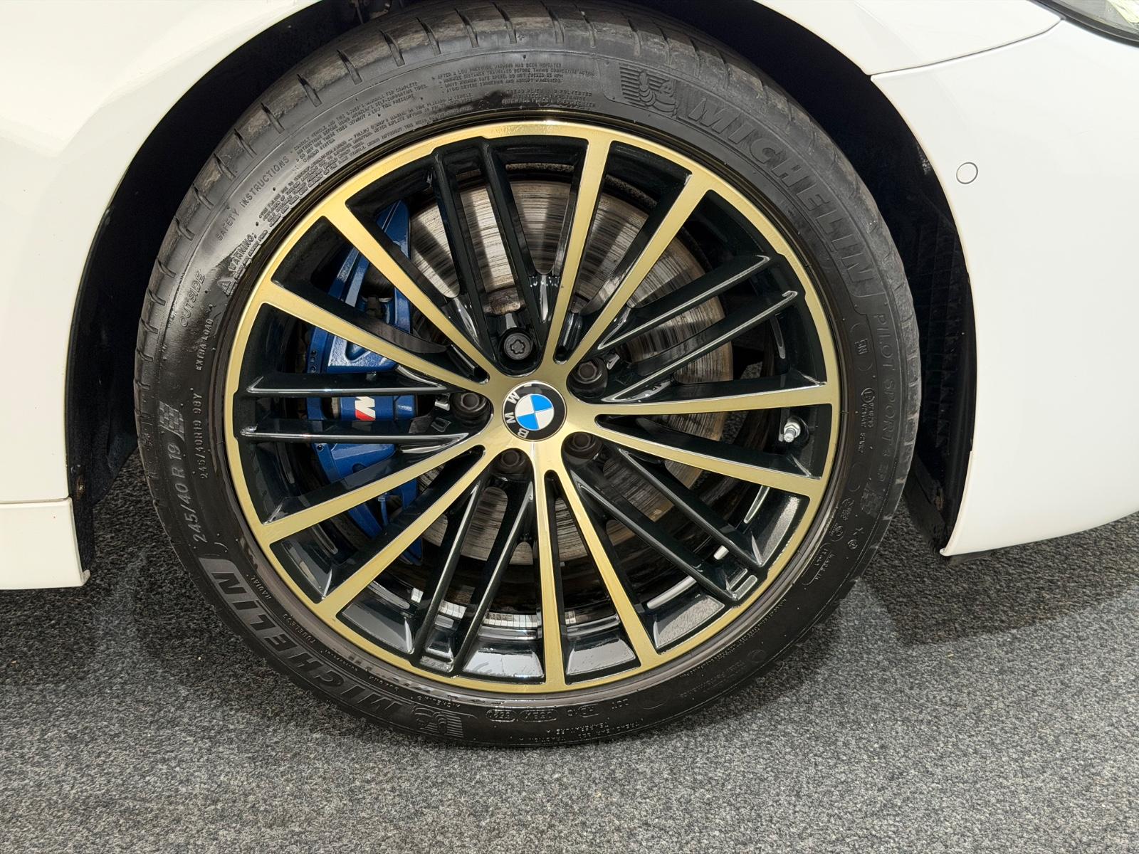 BMW 530d *M SPORT*SHADOW-LASER-PANO-360°-HUD-ACC-LHZ
