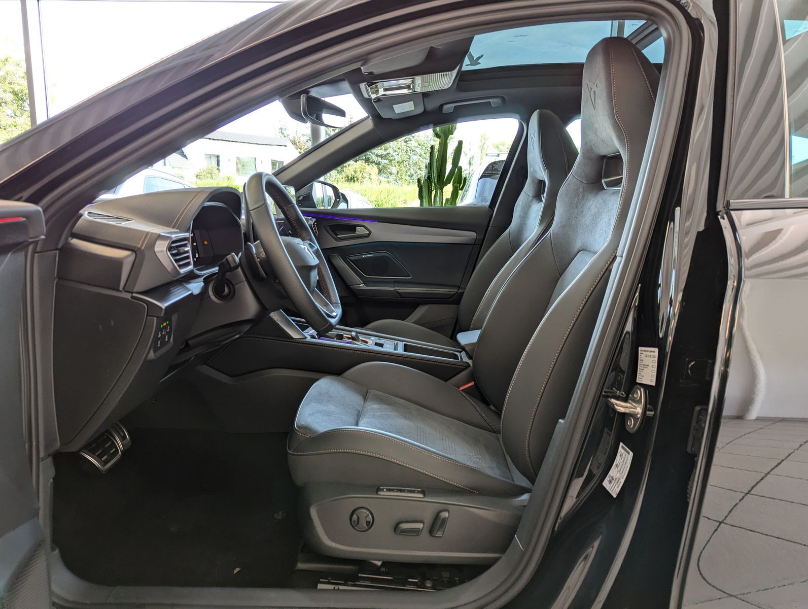 CUPRA Formentor 1.5 eTSI Pano Sennh. DCC Kamera Matrix - Image 12