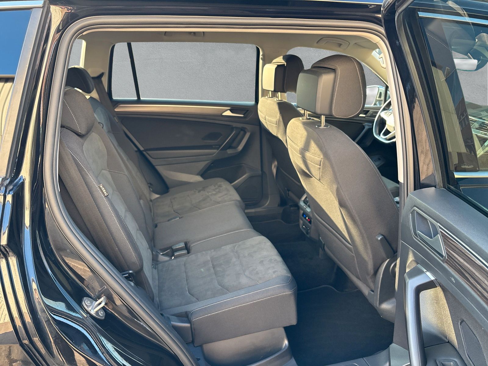 Fahrzeugabbildung Volkswagen Tiguan Allspace 2.0 TDI 4Motion Kamera Harman&Ka