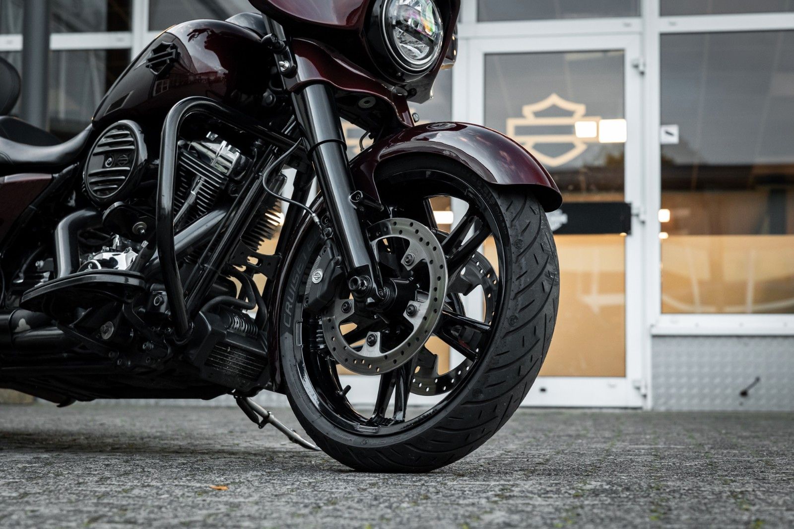 Fahrzeugabbildung Harley-Davidson STREET GLIDE SPECIAL FLHXS - APE - KessTech -