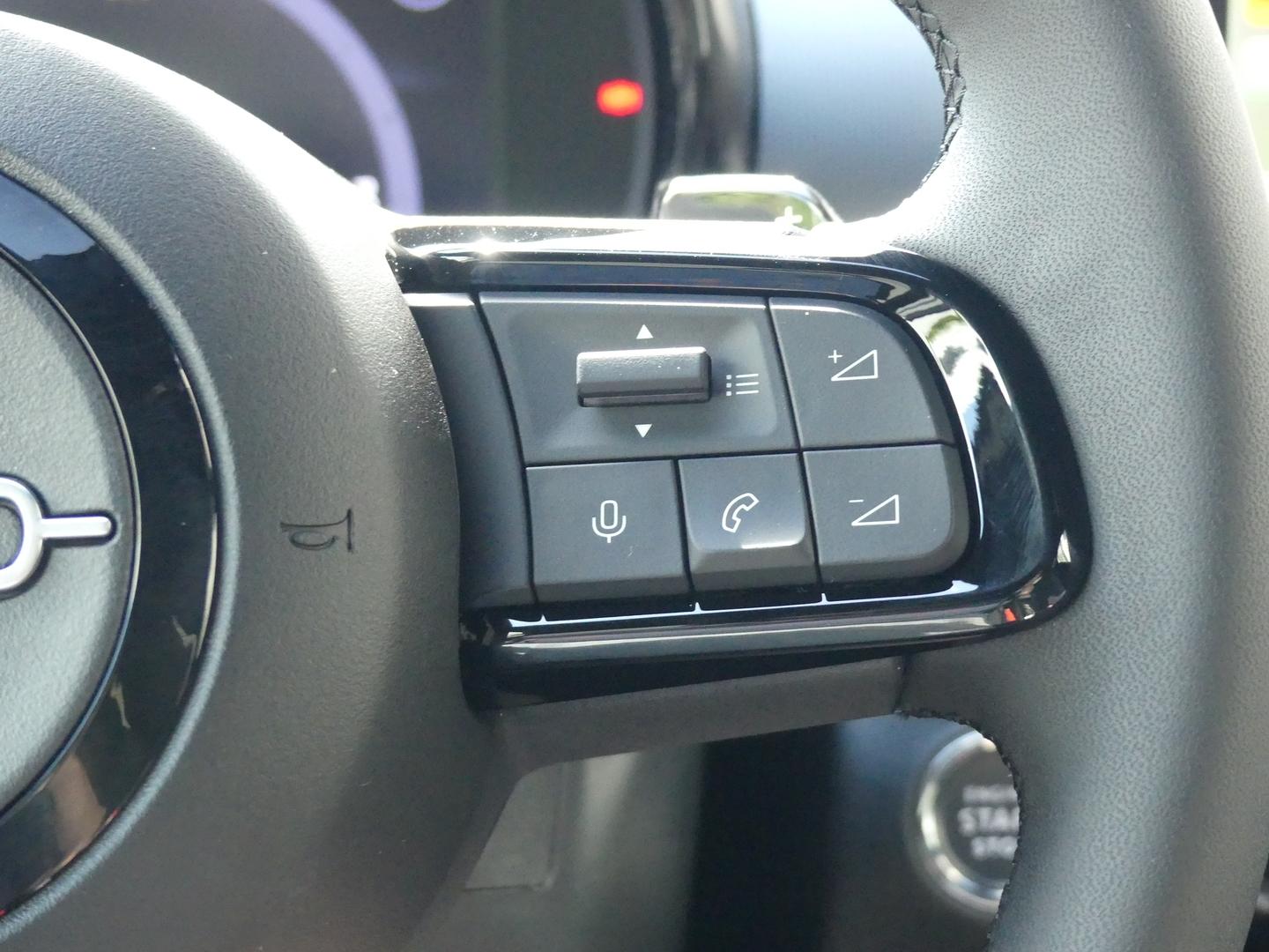 Fiat 600 HYBRID SPORT 1.2 145 PS DCT6 LED NAVI KAMERA