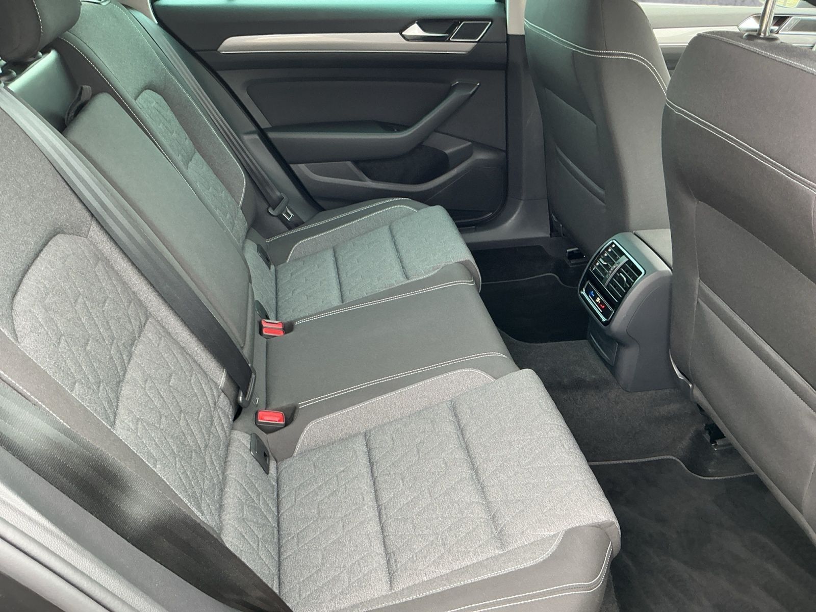 Volkswagen Passat Variant - Bild 16