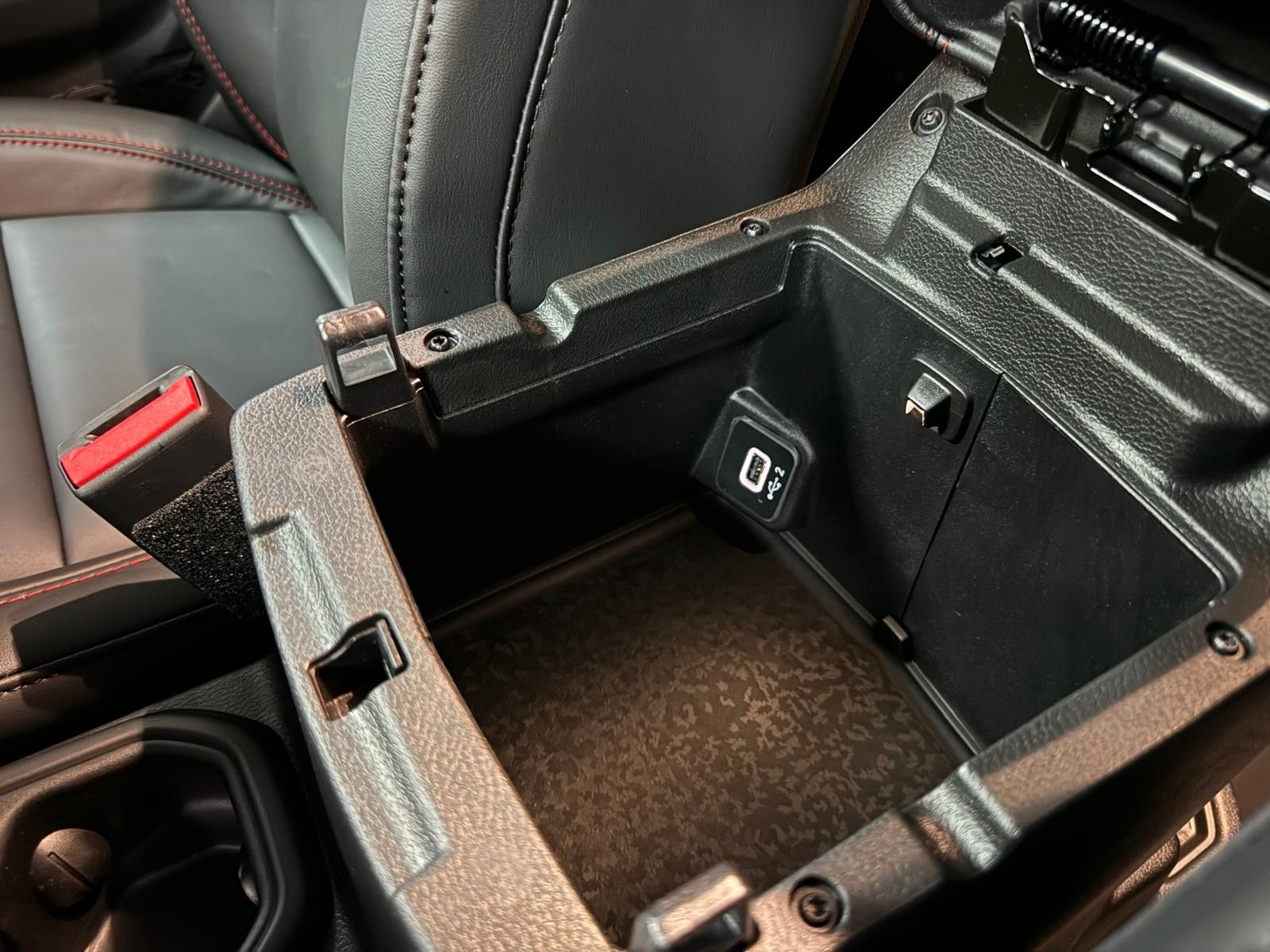 Fahrzeugabbildung Jeep RUBICON X 3.6L-V6-CAM-HARDTOP-35"
