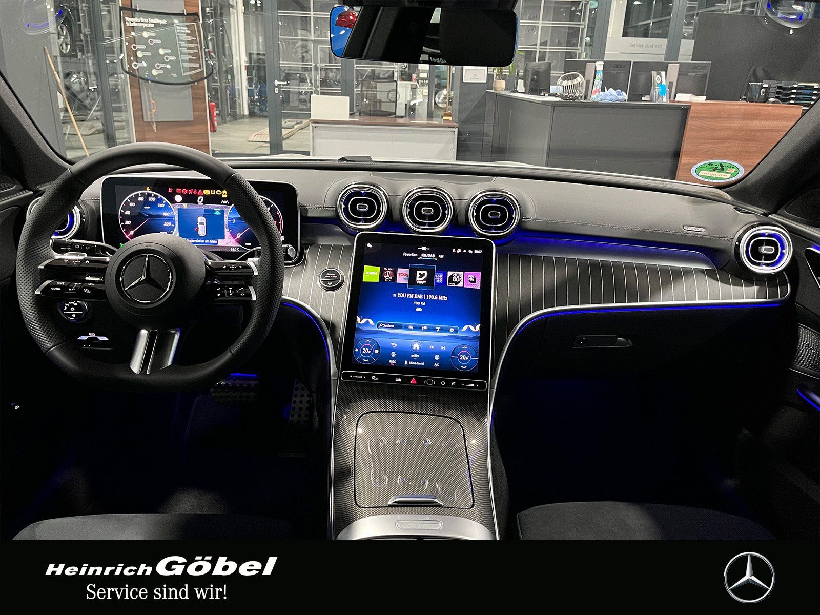 Fahrzeugabbildung Mercedes-Benz C 220 d T AMG+PANO+AHK+NIGHT+360°+DIGITAL+MEMORY