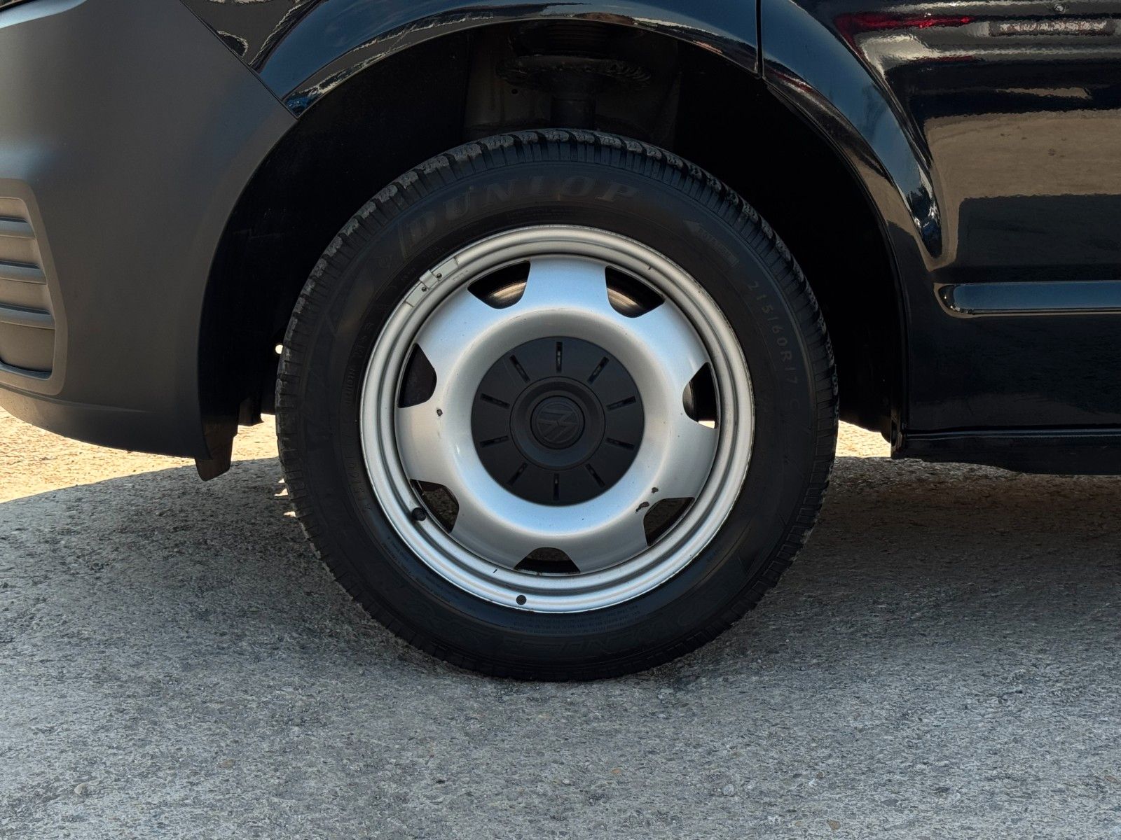 Fahrzeugabbildung Volkswagen T6.1 Transporter Kurz 2.0 TDI DSG CarPlay Navi