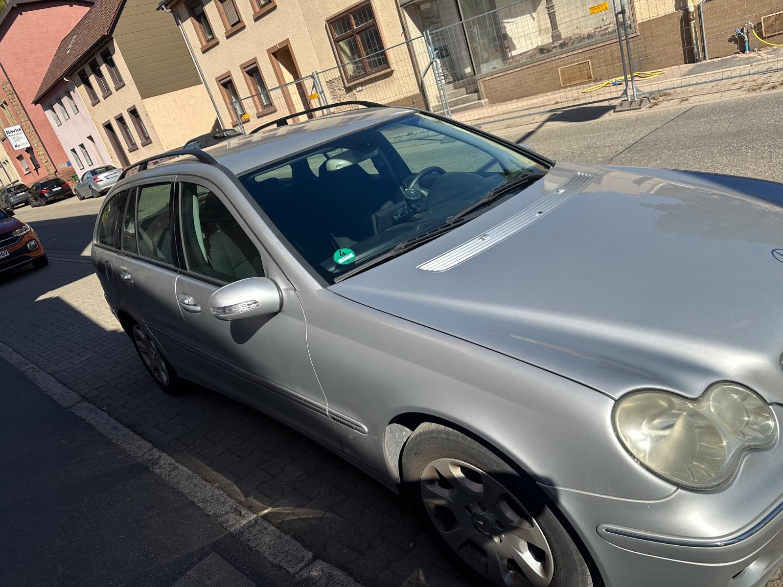 Mercedes-Benz C240 2004 — вигляд ззаду