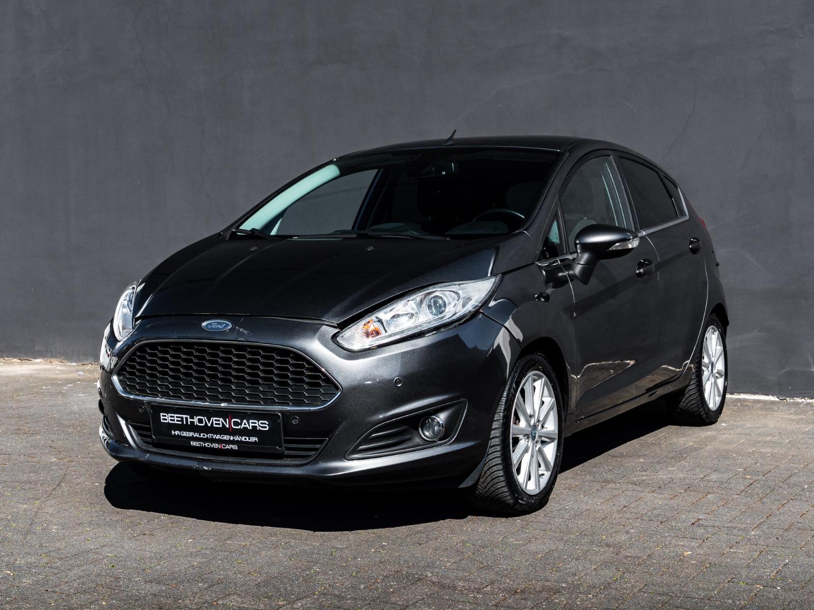 Ford Fiesta Titanium Kleiner Unfall vorne