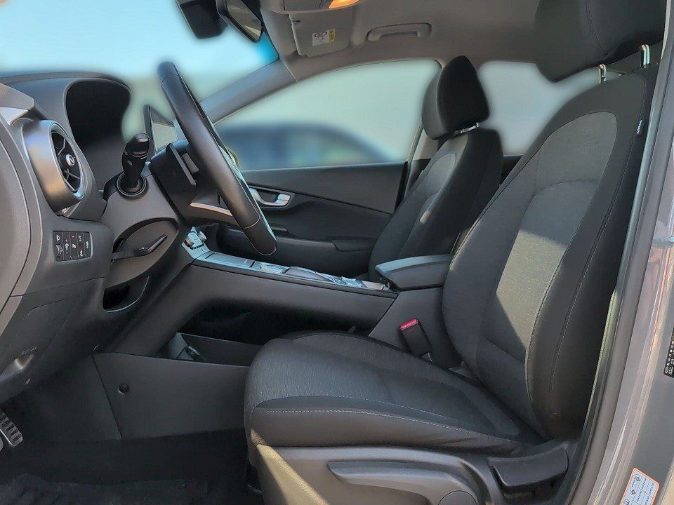 Fahrzeugabbildung Hyundai KONA EV 39kWh TREND NAV/ASS-P 1HD GARANTIE-11.29