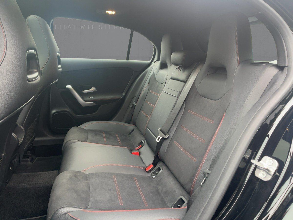 Fahrzeugabbildung Mercedes-Benz A 200 AMG/Pano/Kamera/AHK