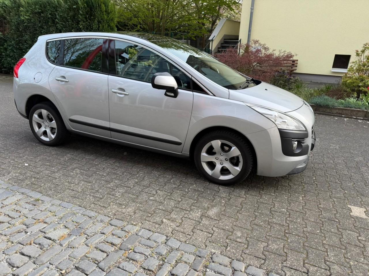 Peugeot 3008 Premium Klima Einparkhilfe Panoramadach