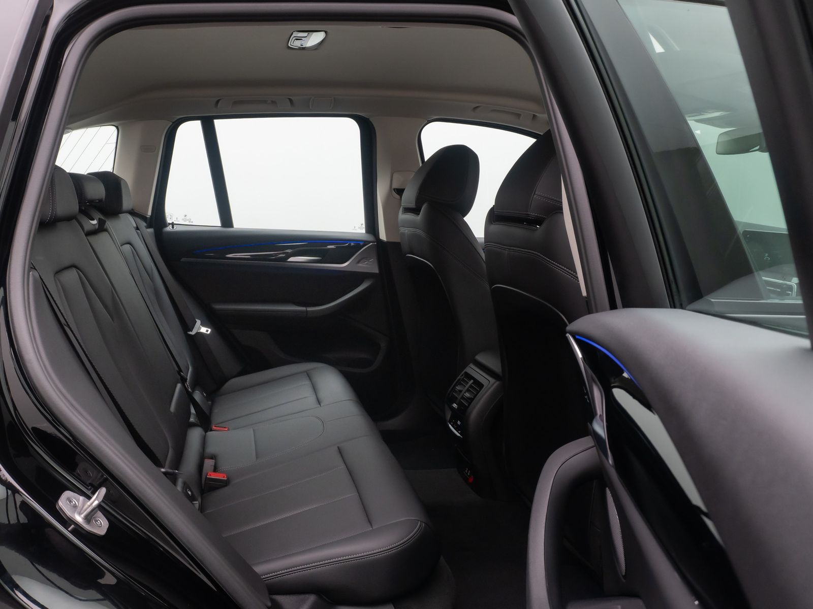 Fahrzeugabbildung BMW X3 xD20d AHK Kamera DAB Leder Sportsitz 18Zoll