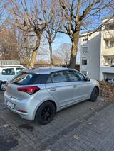 Hyundai i20 1.0 T-GDI 74 kW - Hyundai i20 Gebrauchtwagen in Stuttgart