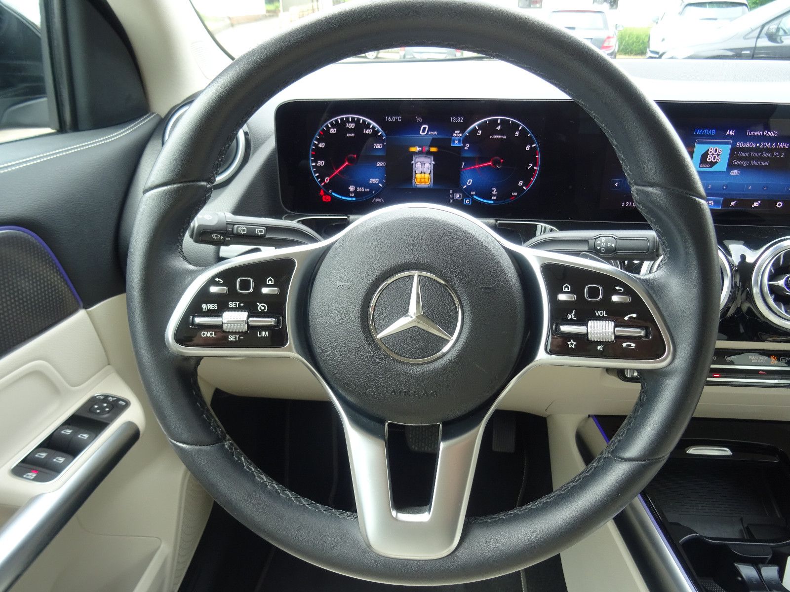 Mercedes-Benz GLA 180 Progressive Leder LED Temp Garantie foto 8