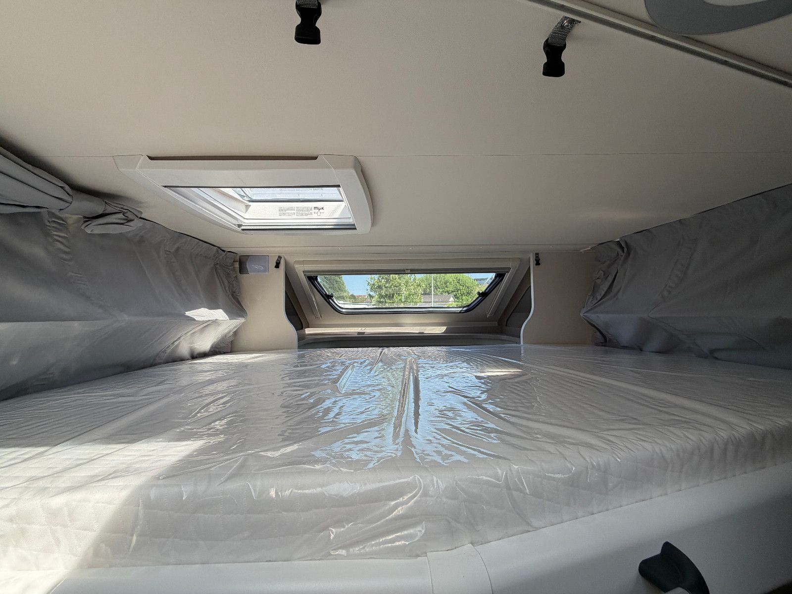 Fahrzeugabbildung Carado T338 Edition 26  - Sie paren über 12.000€