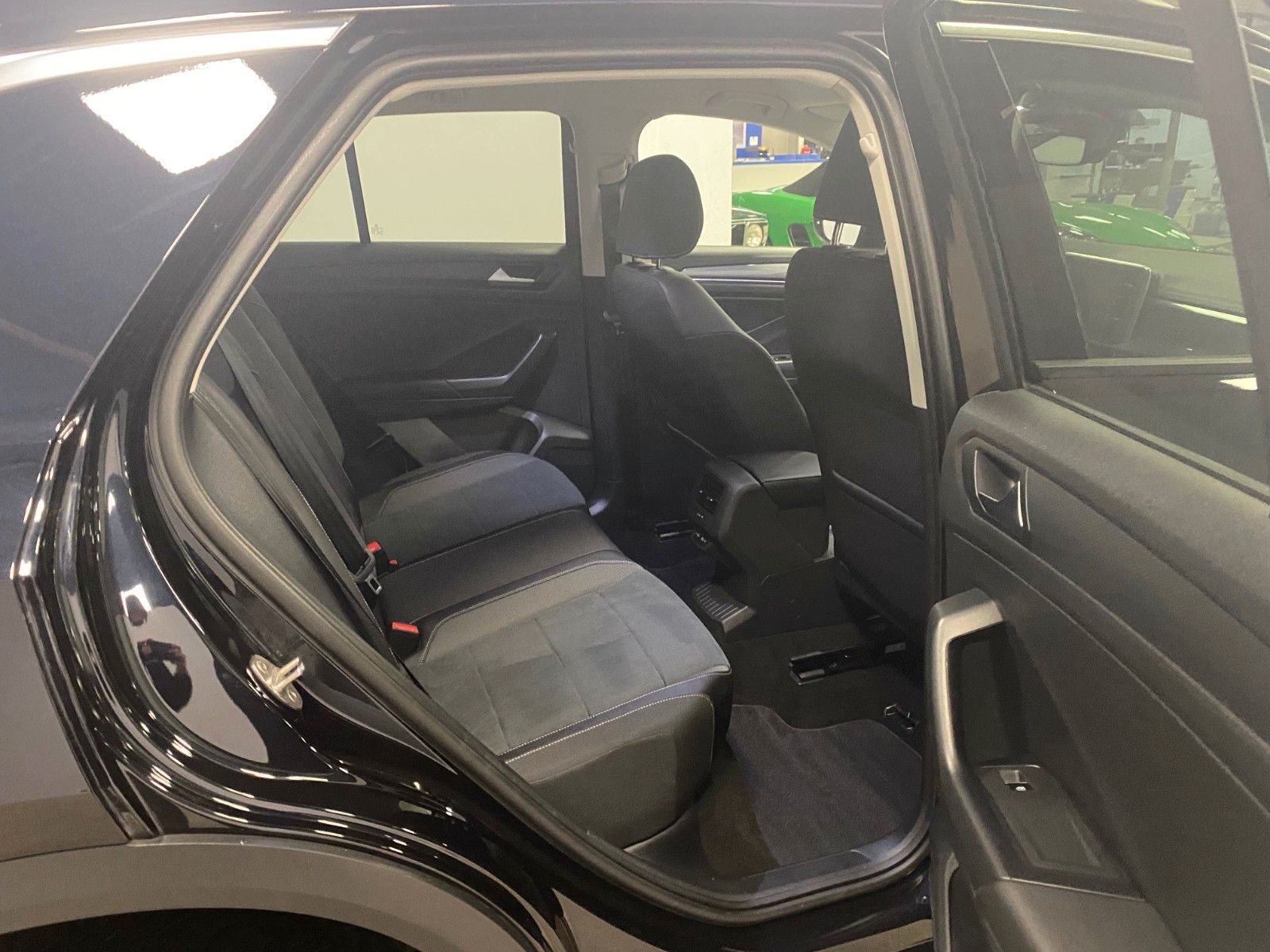 Fahrzeugabbildung Volkswagen T-Roc 1.5 TSI Style+NAVI+1.HAND+AHK+LED Plus+ACC