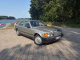 Mercedes-Benz E 230 W124 - Mercedes-Benz W124 aus dem Jahr 1988