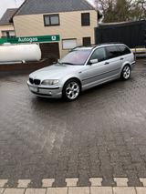 BMW Das Auto ist in Rumänien zugelassen. - BMW 320: Is