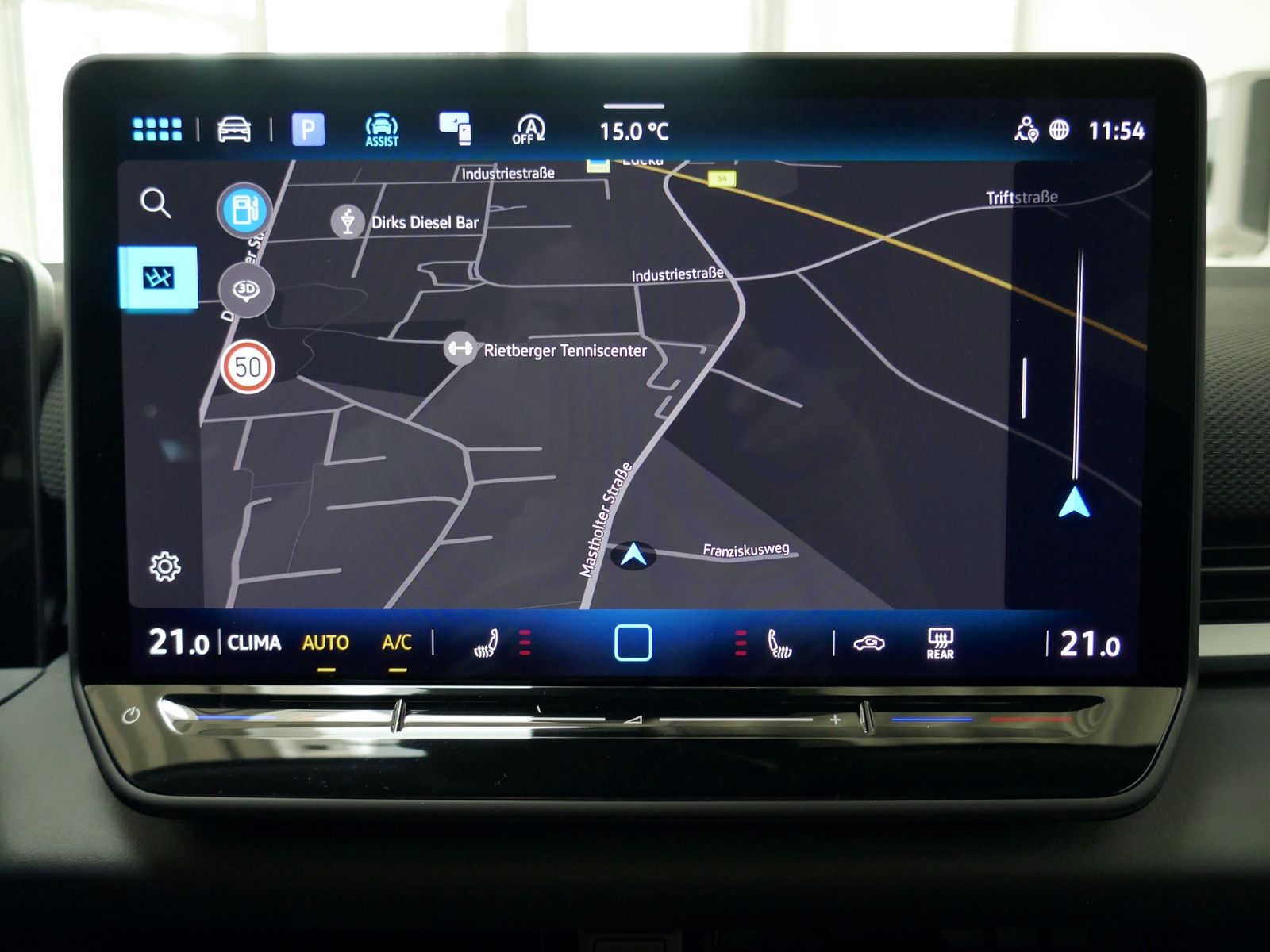 Fahrzeugabbildung Volkswagen T-Roc R-Line 1.5 eTSI DSG | LED AHK RFK ACC Navi