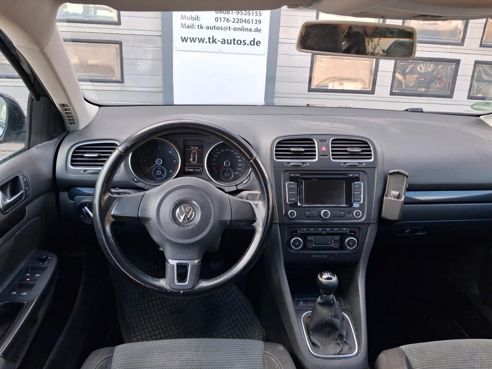 Volkswagen Golf 2011 — photo 8