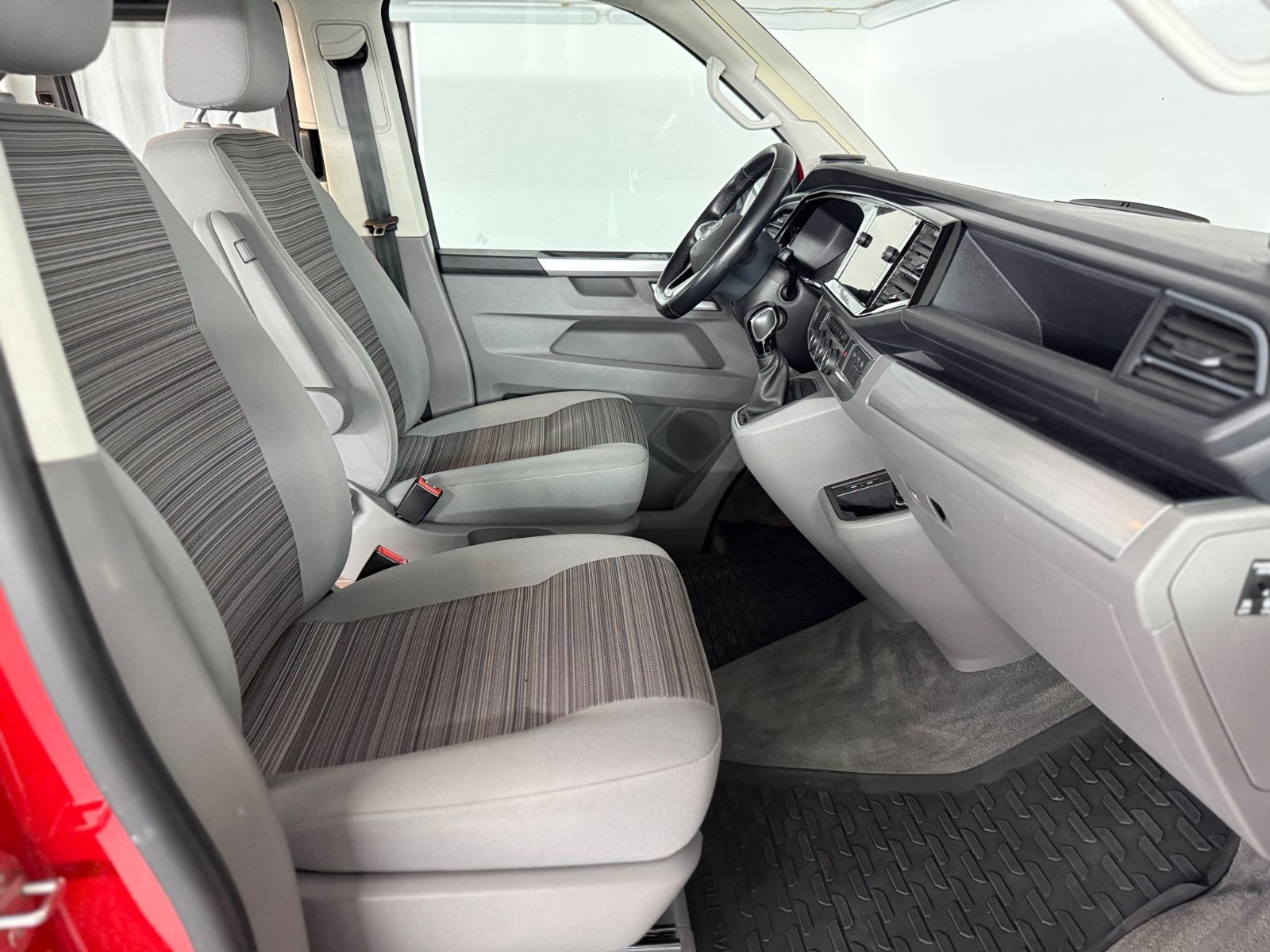 Volkswagen T6.1 California Beach Tour AHK Kamera Markise foto 20