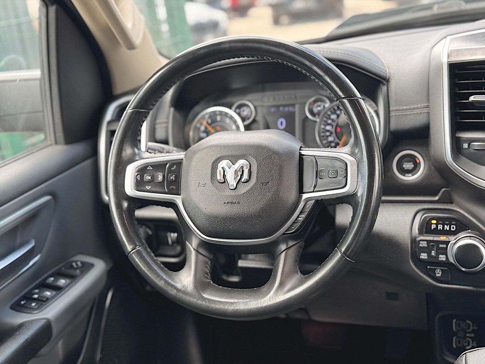 Fahrzeugabbildung Dodge RAM 5.7 V8 HEMI NightEdition Offroad 4x4 eTorque