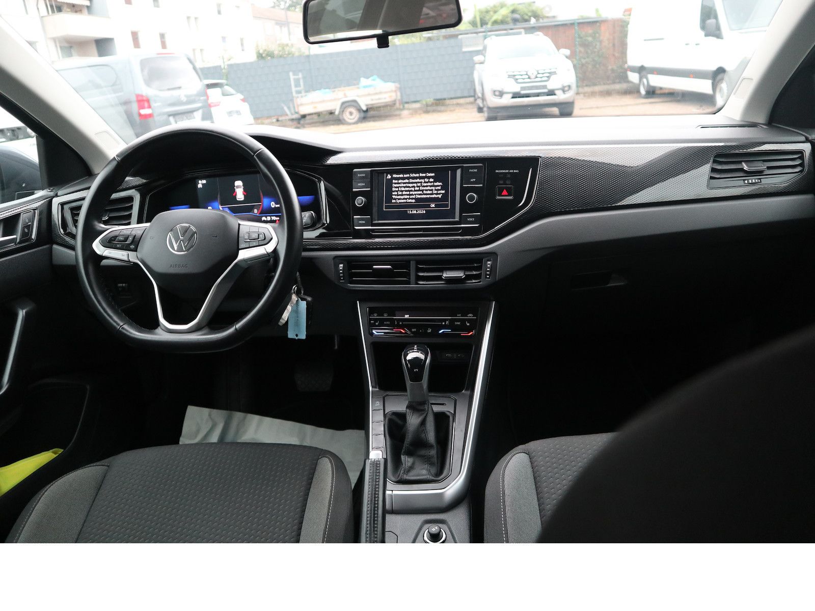 Fahrzeugabbildung Volkswagen Polo Life Tempo SHZ Schekheftgepflegt