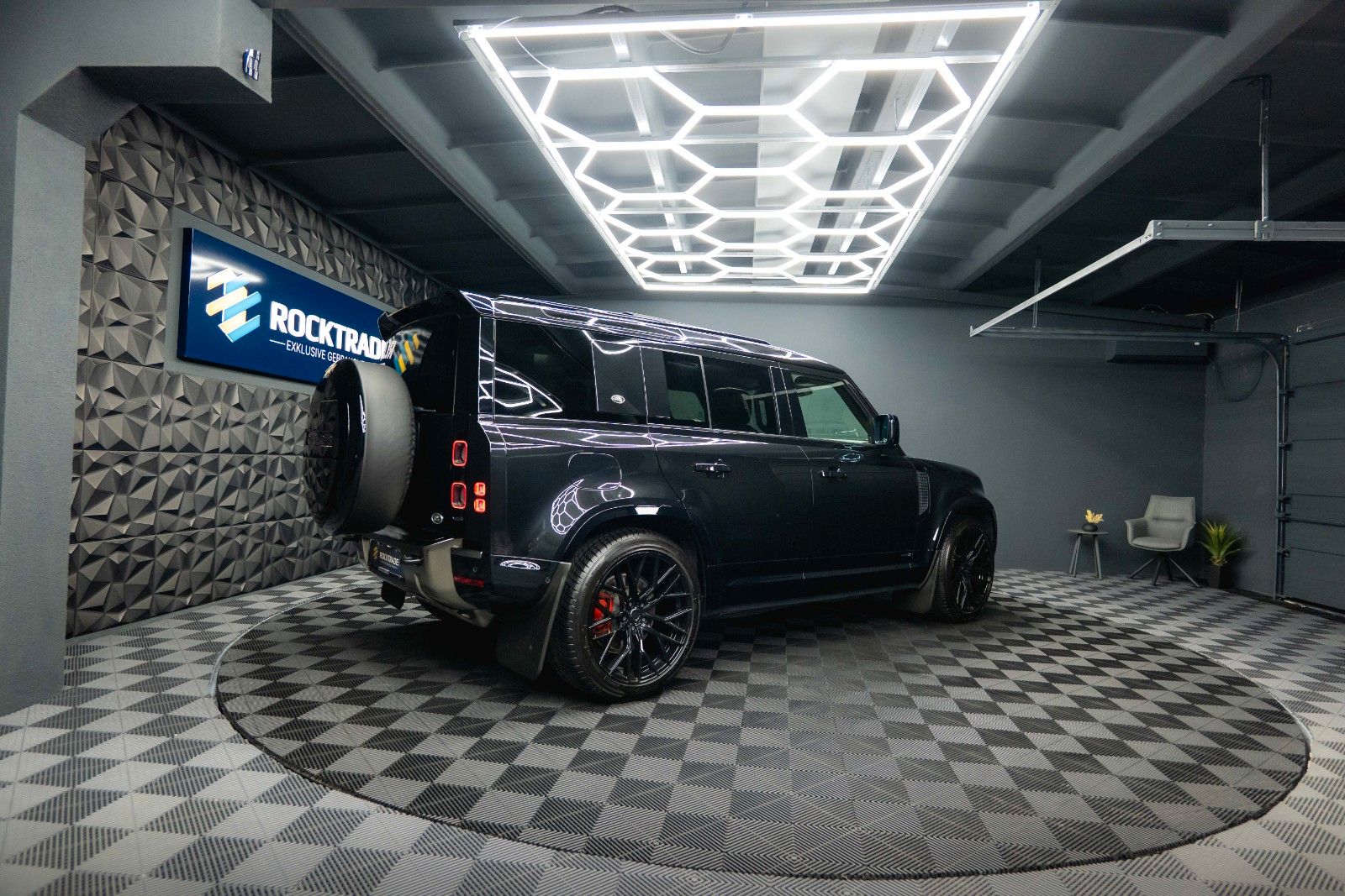 Fahrzeugabbildung Land Rover Defender 110 X-Dynamic Black Style Pack 4x4