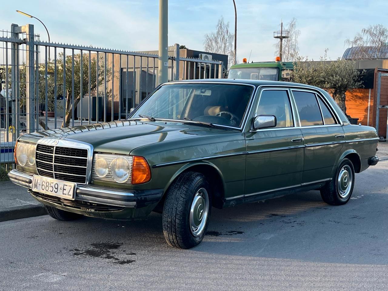 Mercedes-Benz 230 E - W123/Rostfrei/Automatik/H-Kennzeichen