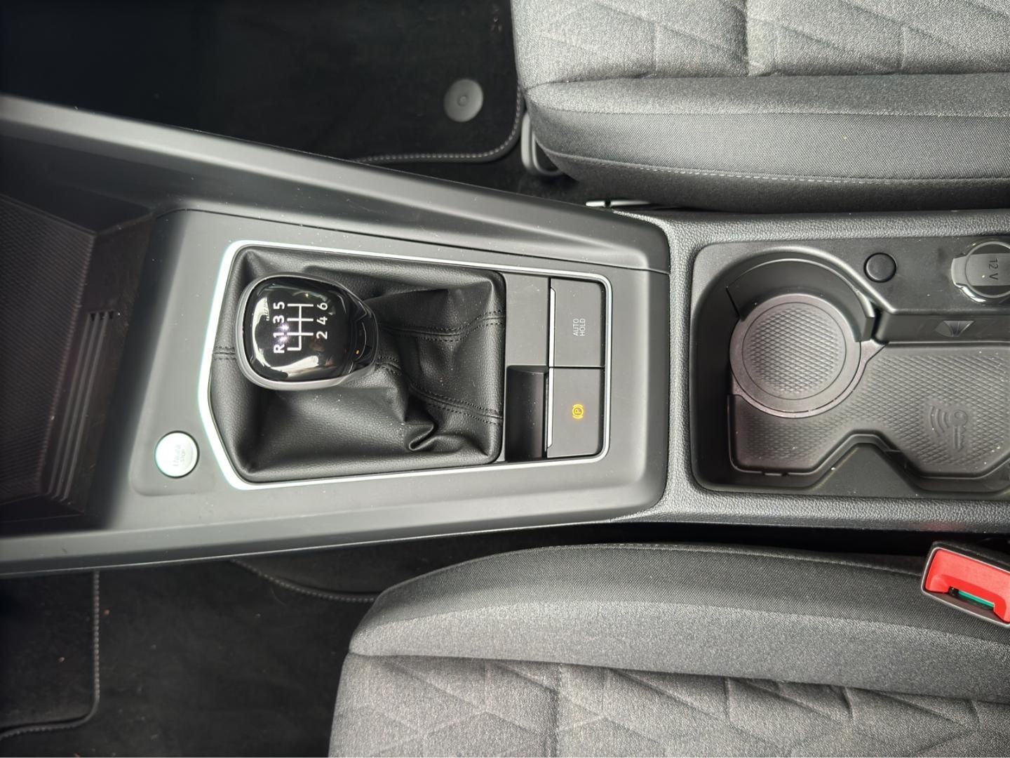 Fahrzeugabbildung Volkswagen Golf Life Life,Climatronic,LED-Plus,Navi,WE-Conn