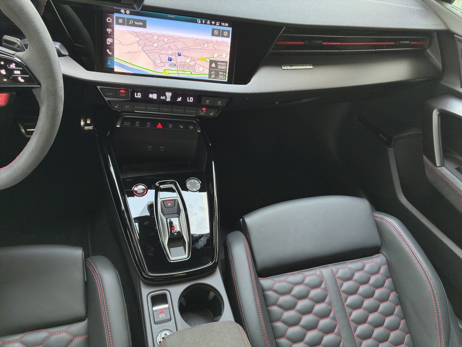Fahrzeugabbildung Audi RS 3 Limousine 2.5 quattro TFSI HUD,Kamera,LED