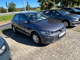 Volkswagen Polo VI Basis